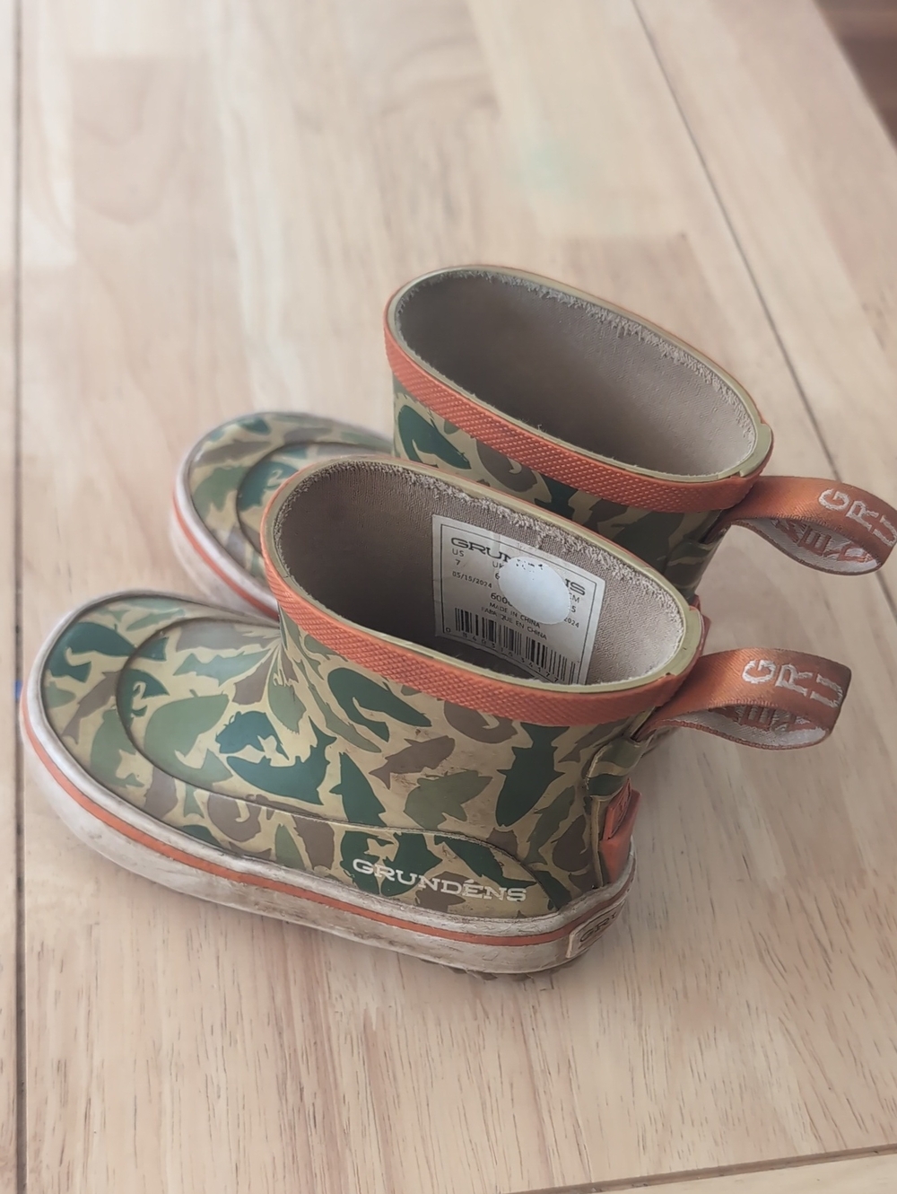 Grundéns Kids' Camo Rain & Snow Boots - Green with Orange Trim